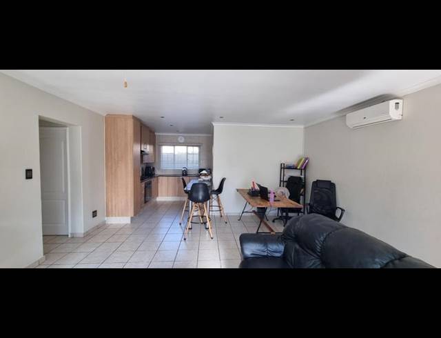 3 BEDROOM TOWNHOUSE FOR SALE IN THATCHFIELD